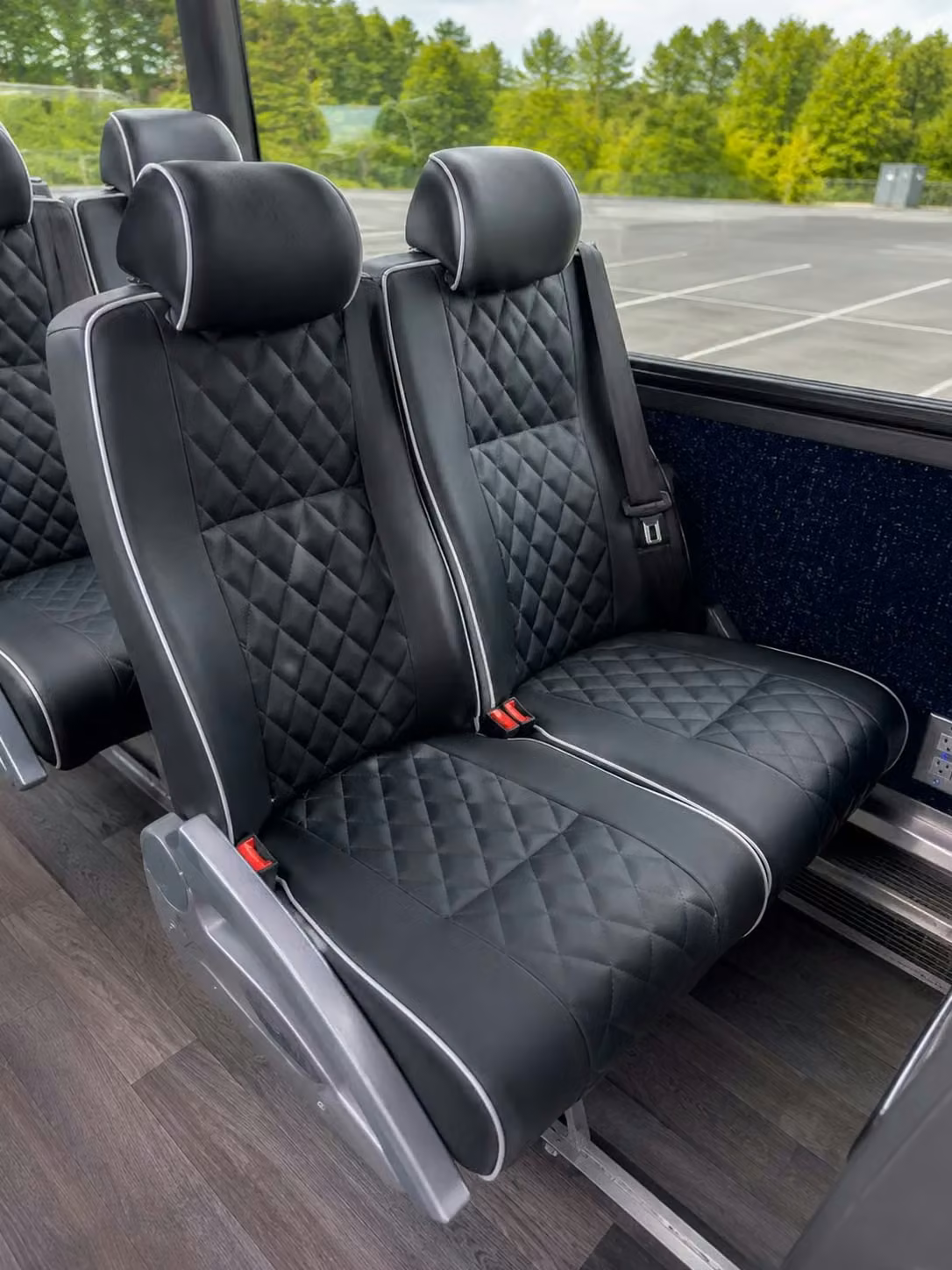 dunedin 56 passenger charter bus reclining seats