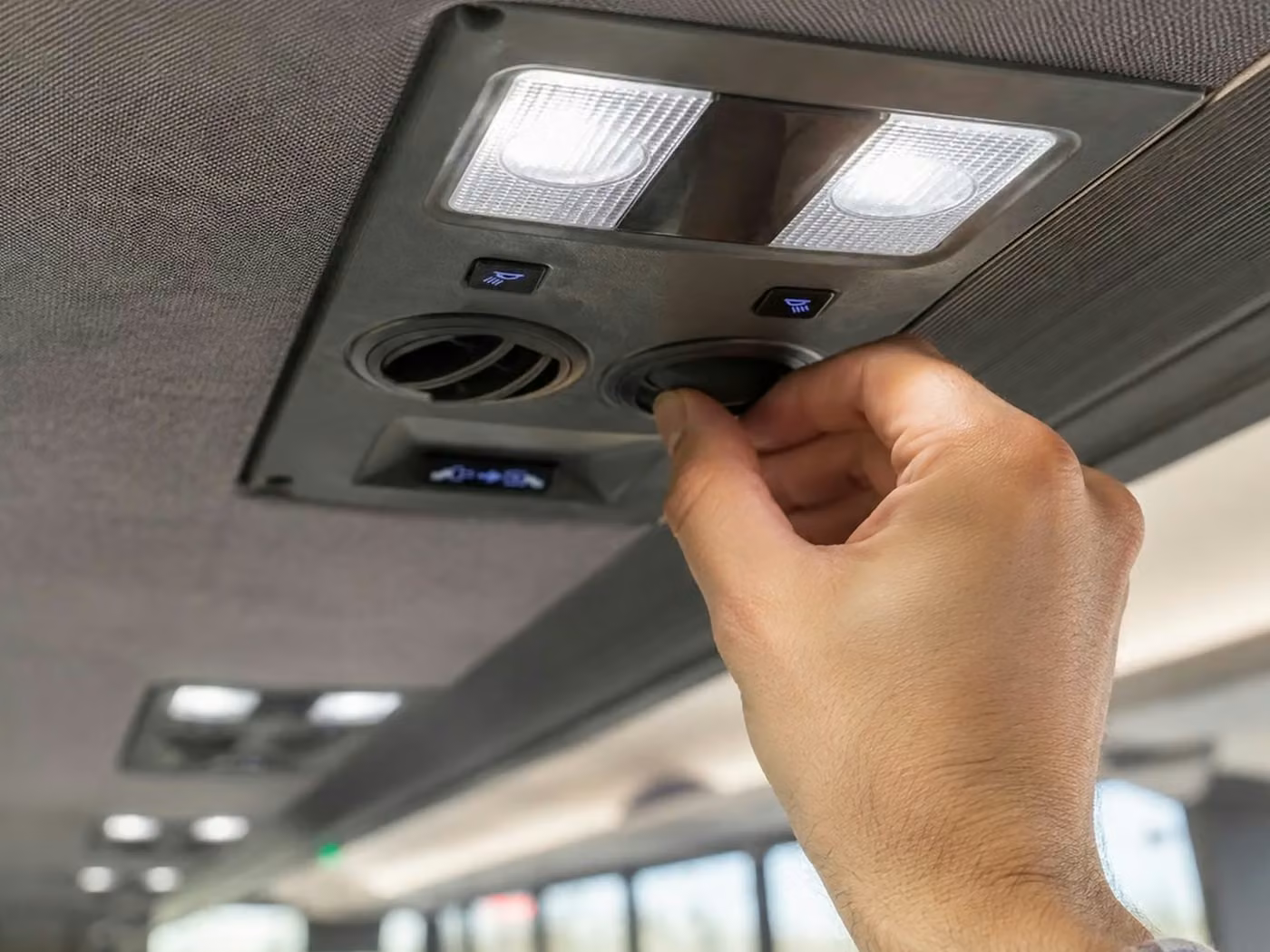dunedin charter bus climate control