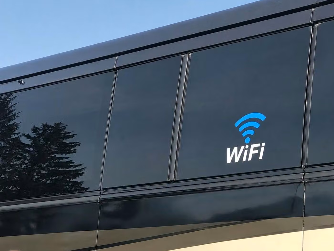 dunedin charter bus wifi